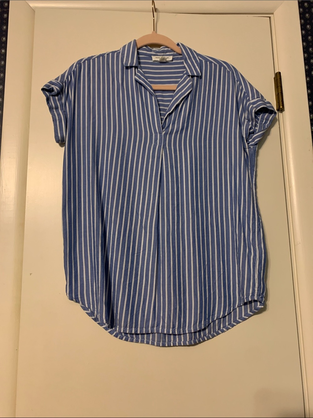 beachlunchlounge Blue and White Vertical Stripe Short-Sleeve Button Down size XS